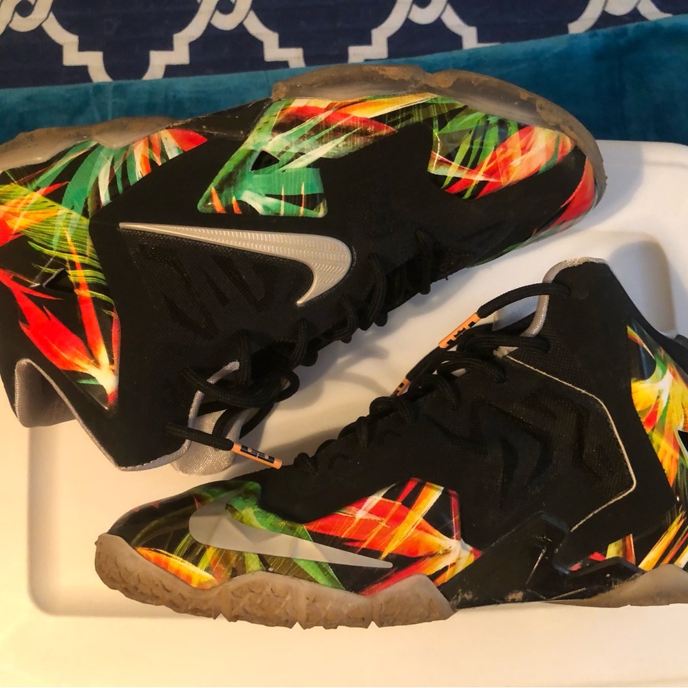 Nike Kids Multicolor Athletic Shoes